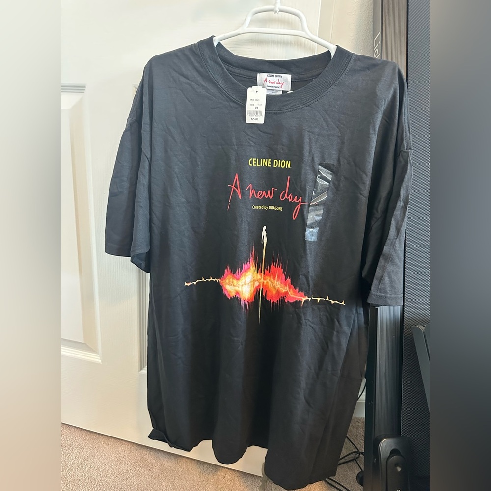 Vintage Celine Dion Concert Black Short Sleeve Tee with Graphic Design